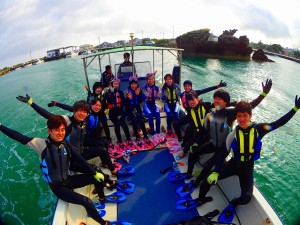 春の沖縄青の洞窟-学生旅行