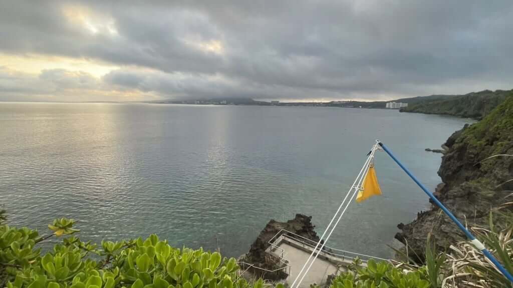 真栄田岬から見える海の景色